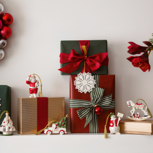 Christmas Classics fenyődísz autó 10cm